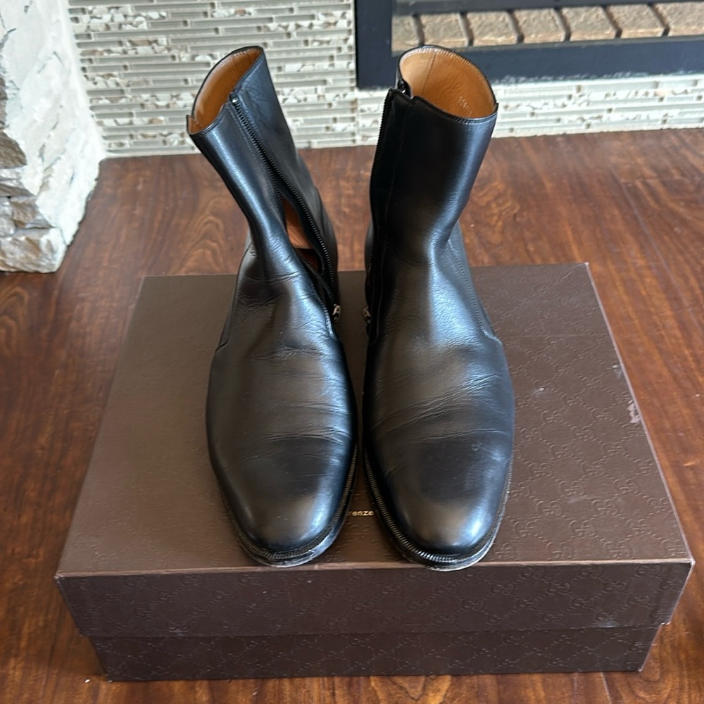 Gucci Men size 8  Black Leather Ankle Boot Made in Italy